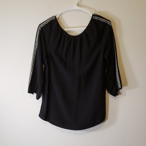 Maurices top blouse shirt black embroidered M - Picture 6 of 7